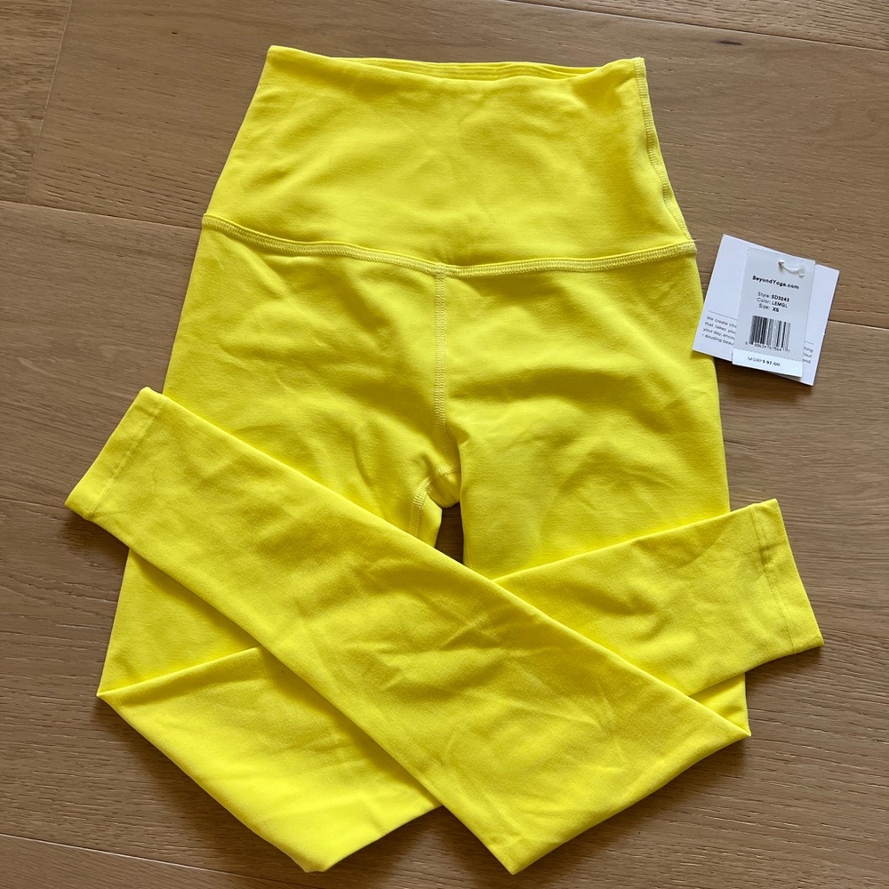Beyond Yoga Space Dyed leggings. Size XS and NWT